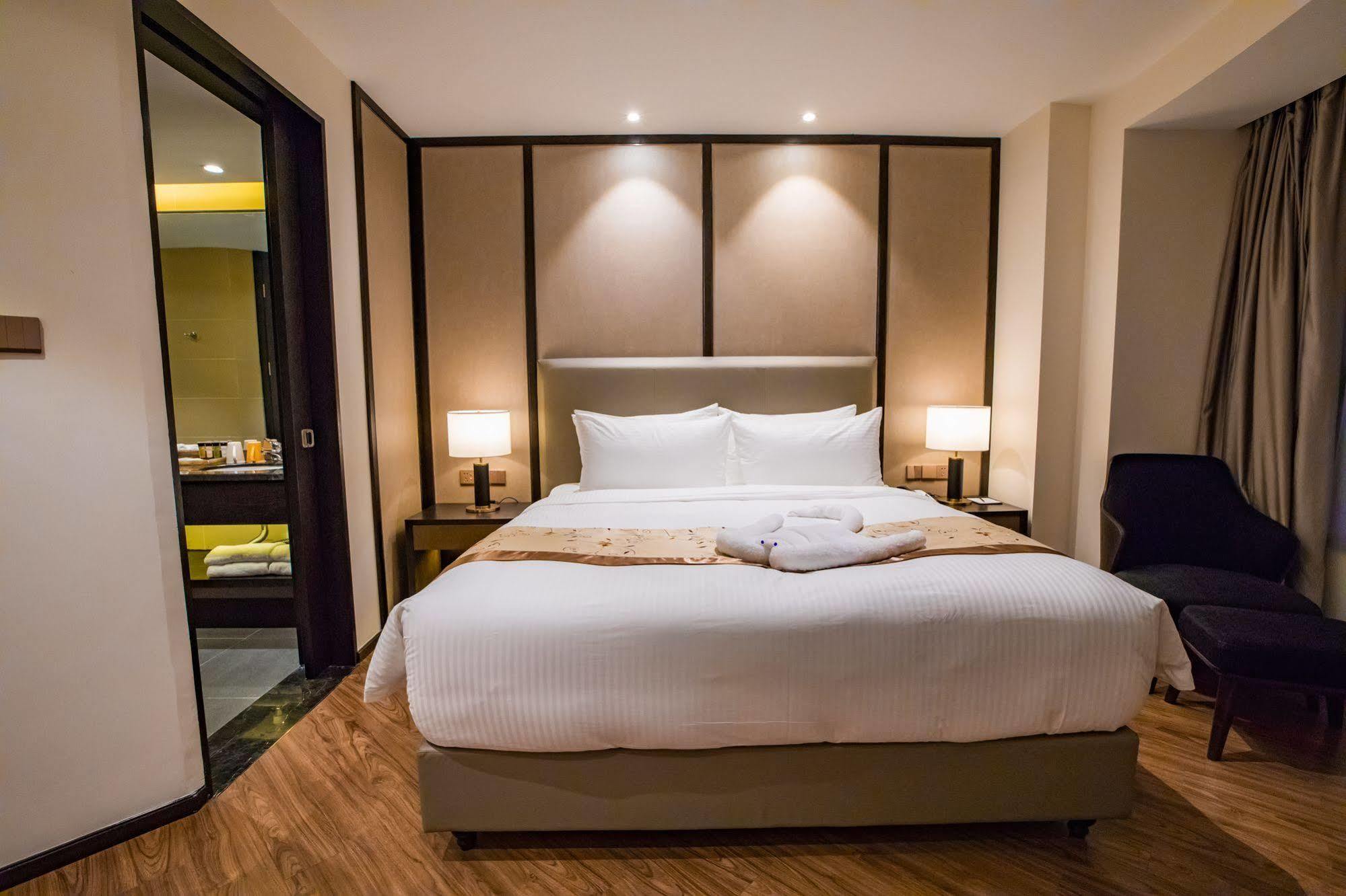 Ramada Shanghai Songjiang Экстерьер фото