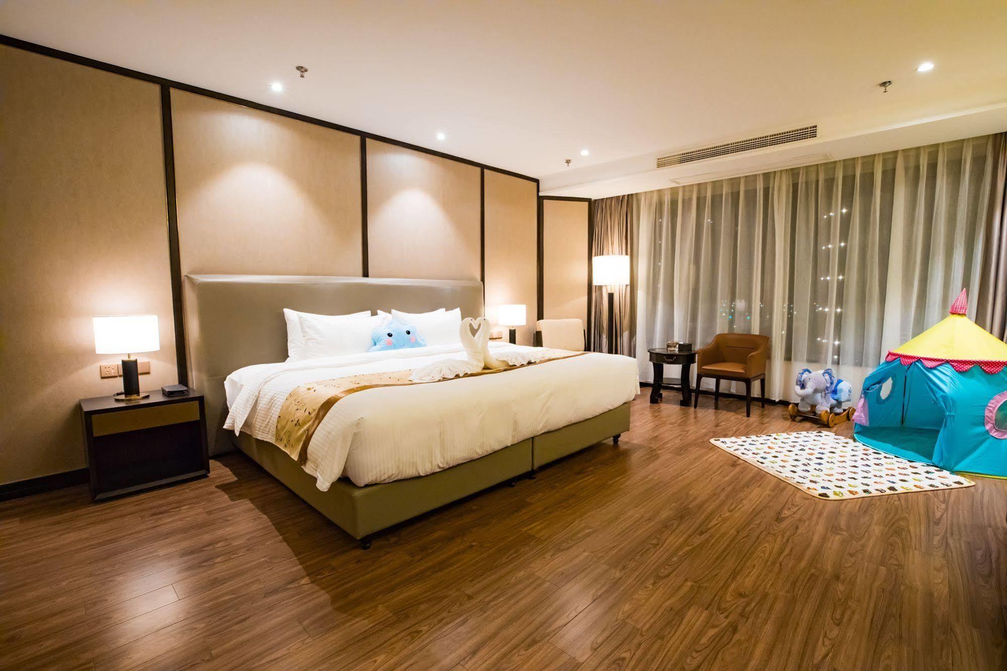Ramada Shanghai Songjiang Экстерьер фото