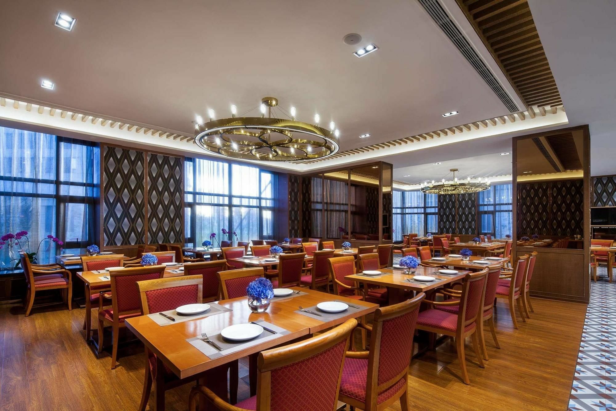 Ramada Shanghai Songjiang Экстерьер фото